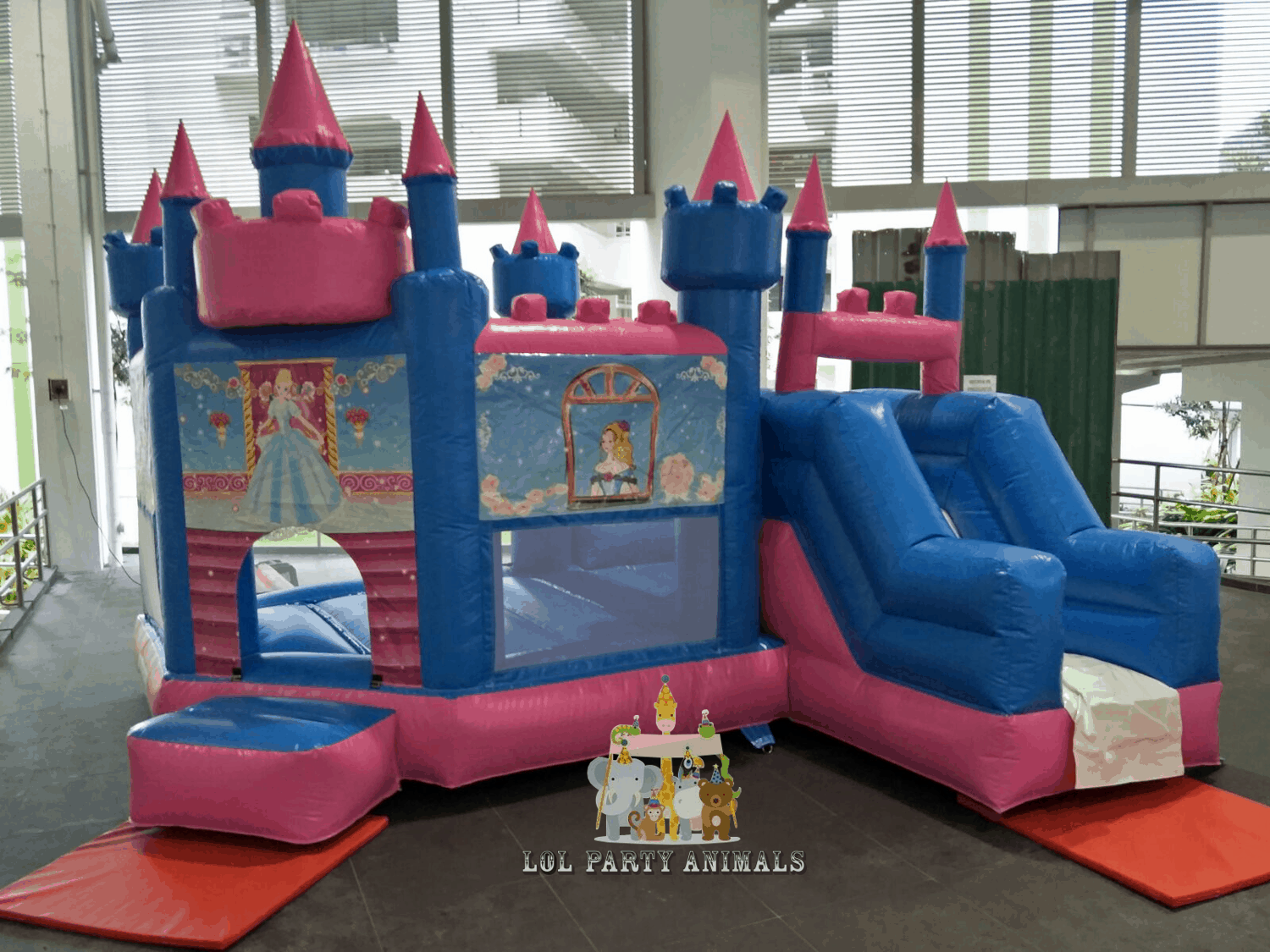 Princess Fortress Bouncy 1