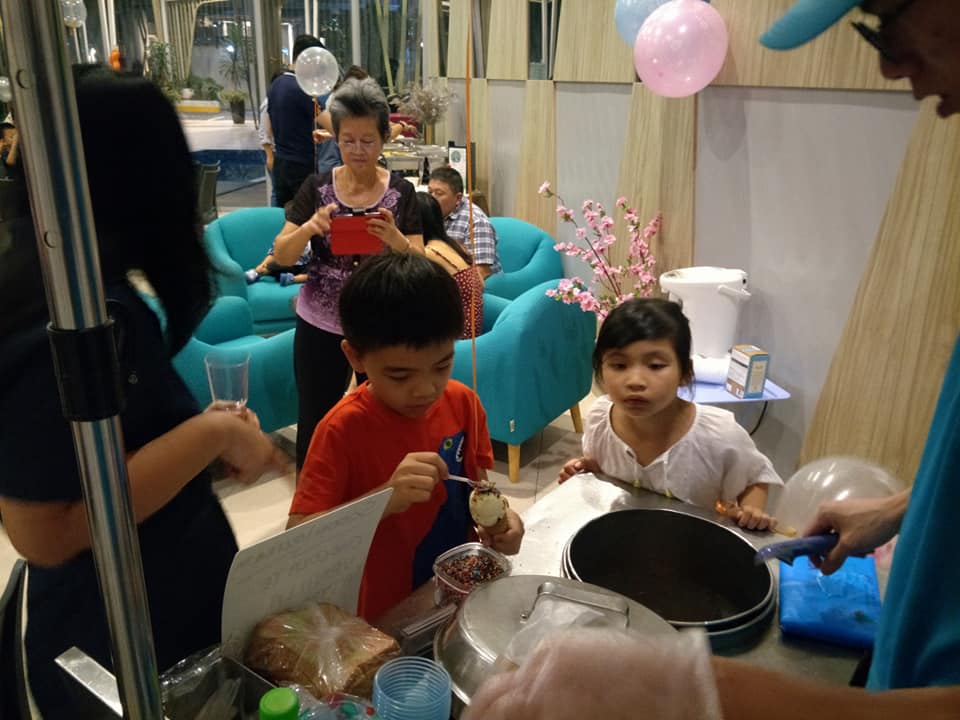 ICE CREAM UNCLE STATION FOR KIDS