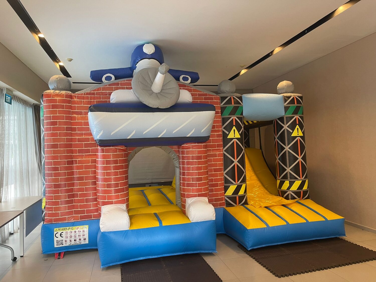 Airplane bouncy castle rental